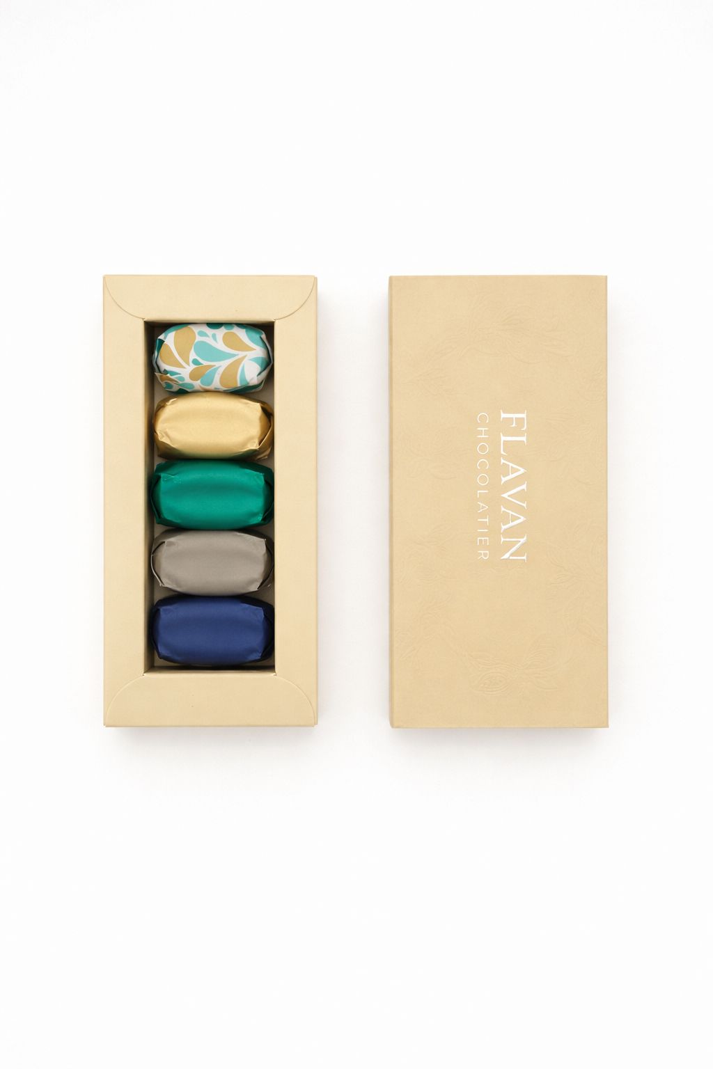 تشكيلة من 5 قطع من حلوى البرالين الخالية من السكر